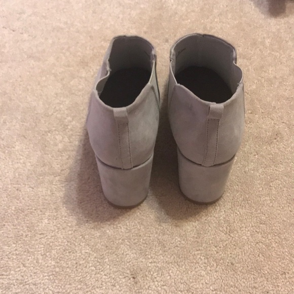 Grey boots with heel - Picture 3 of 5